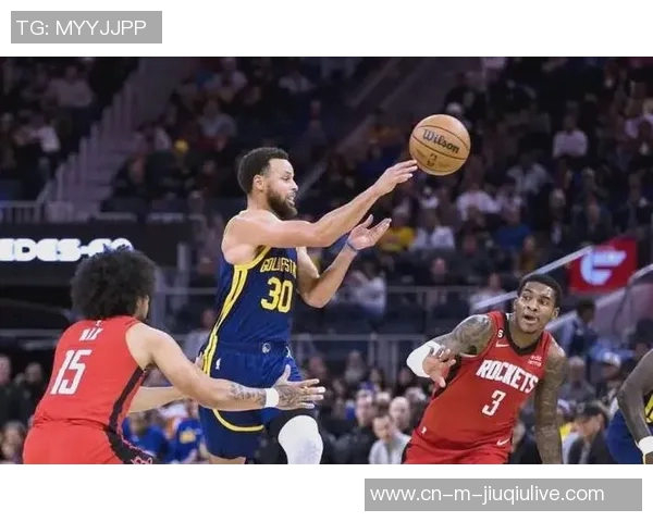 勇士与火箭精彩对决录像回放分析及比赛亮点回顾